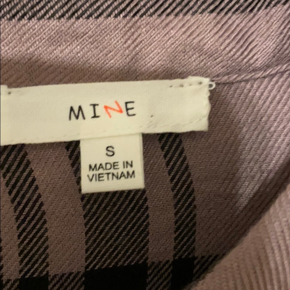 Button up - Picture 3 of 3